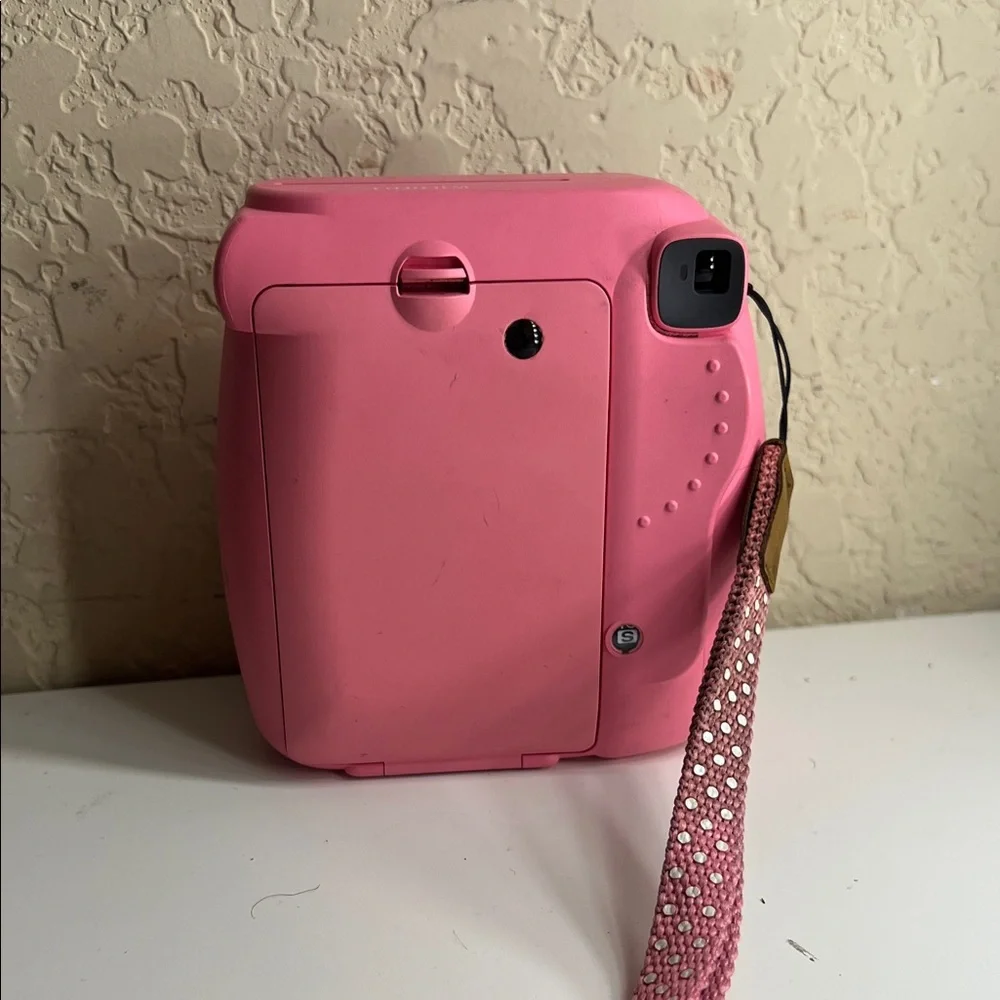 Fujifilm Instax Mini 9 Instant Camera - Vibrant Pink